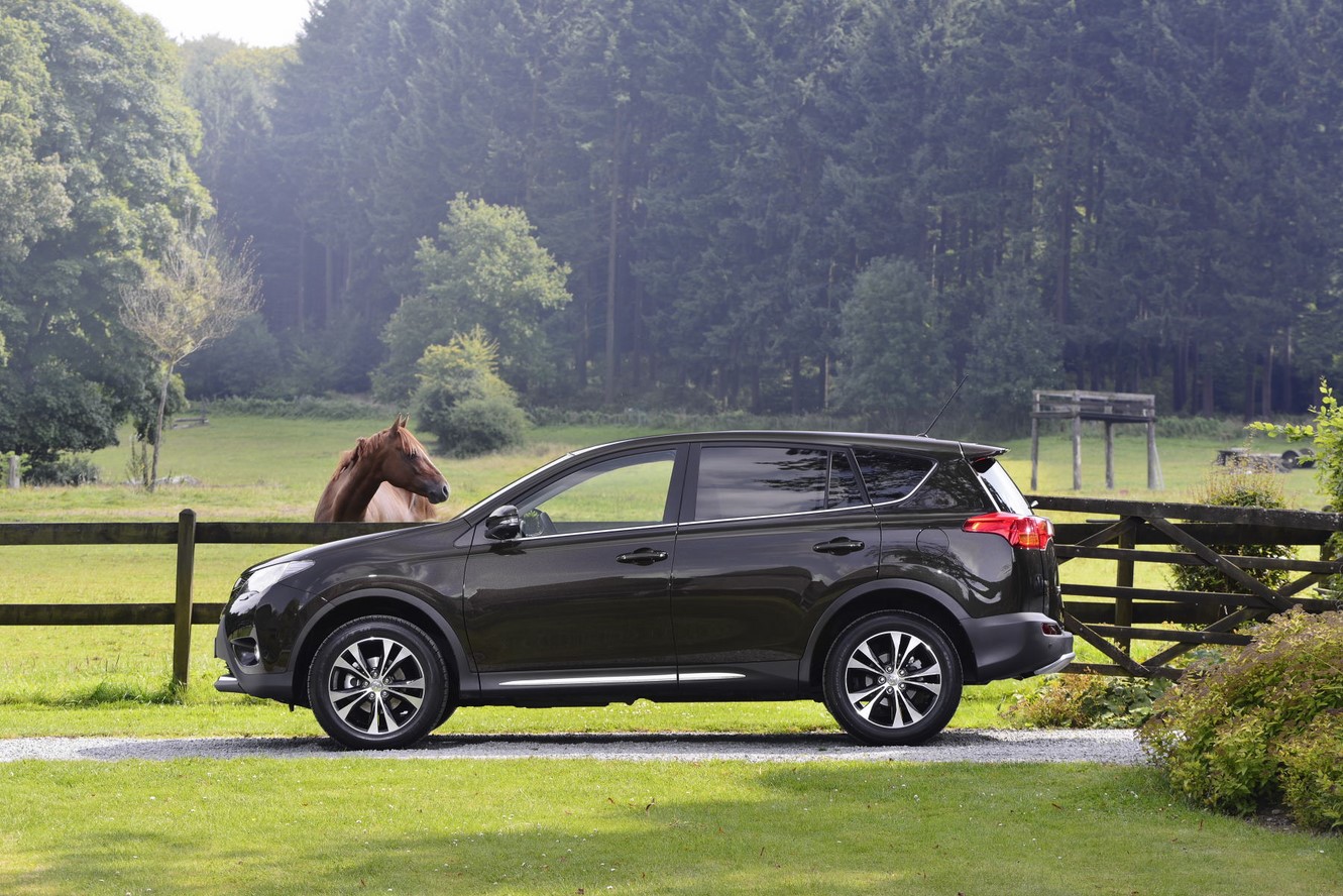 Toyota rav4 club edition et sport edition bon anniversaire le rav4 