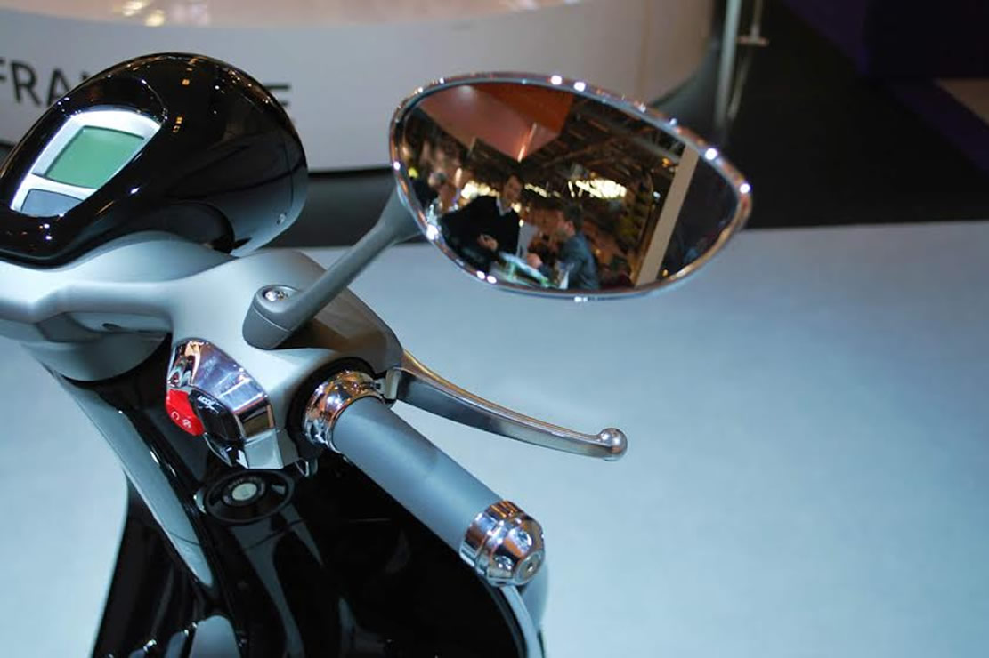Vespa 946 un scooter 125 en mode luxe 