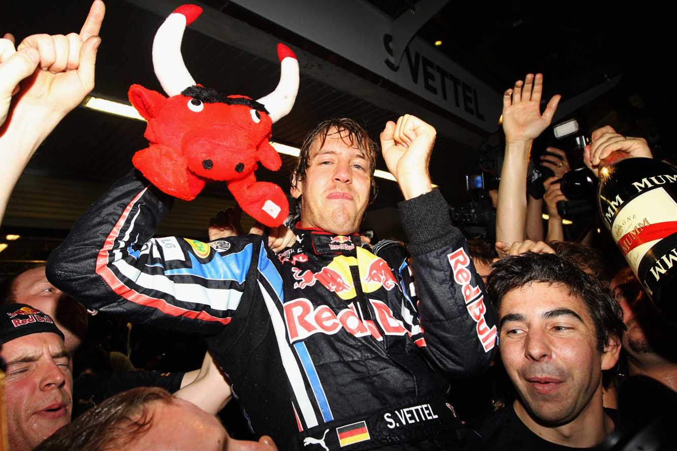 Vettel signe chez red bull jusqu en 2014 