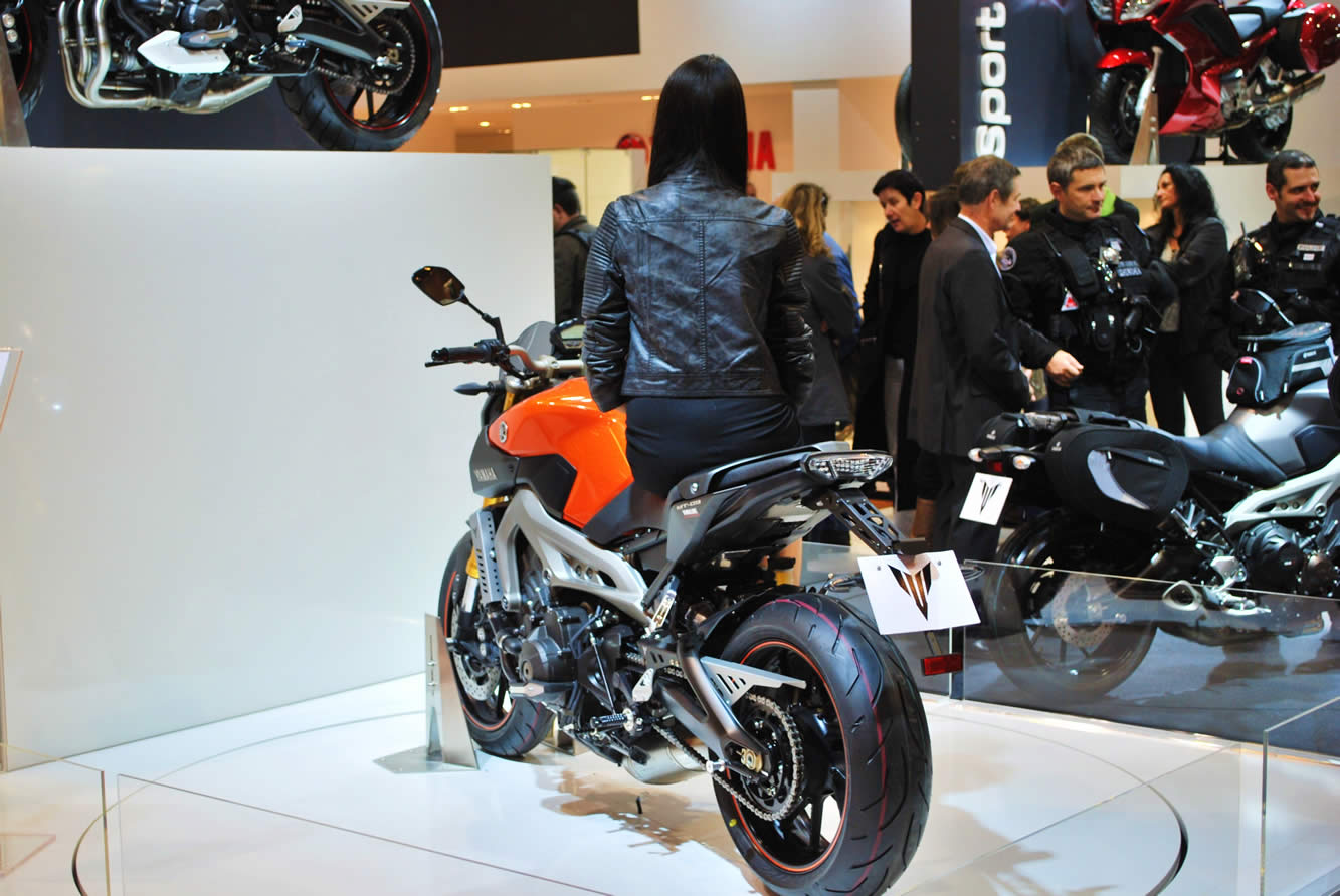 La yamaha mt 09 au salon de paris 