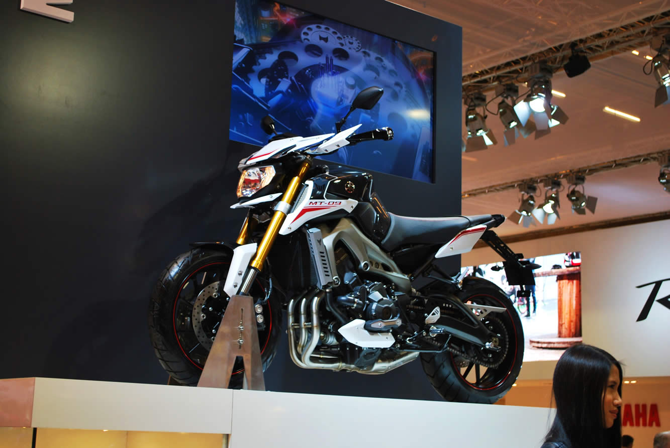 La yamaha mt 09 au salon de paris 