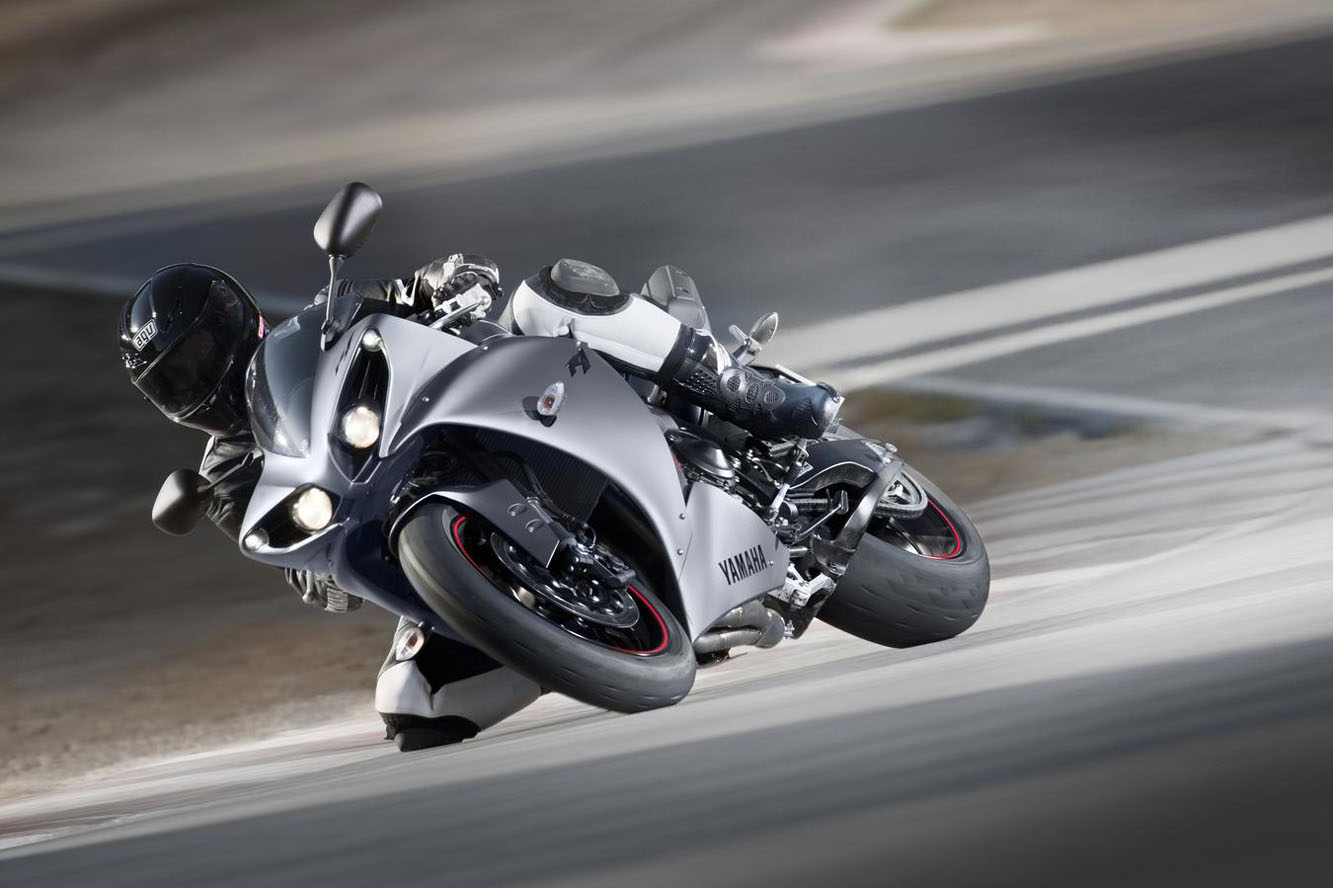 Image principale de l'actu: Yamaha yzf r1 annee 2012 