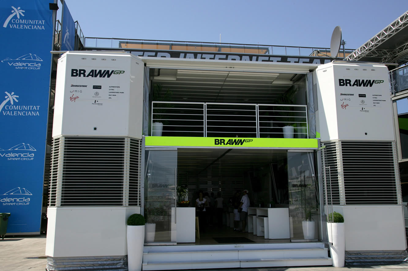 Image principale de l'actu: Brawn gp et mclaren en forme lors des essais libres 