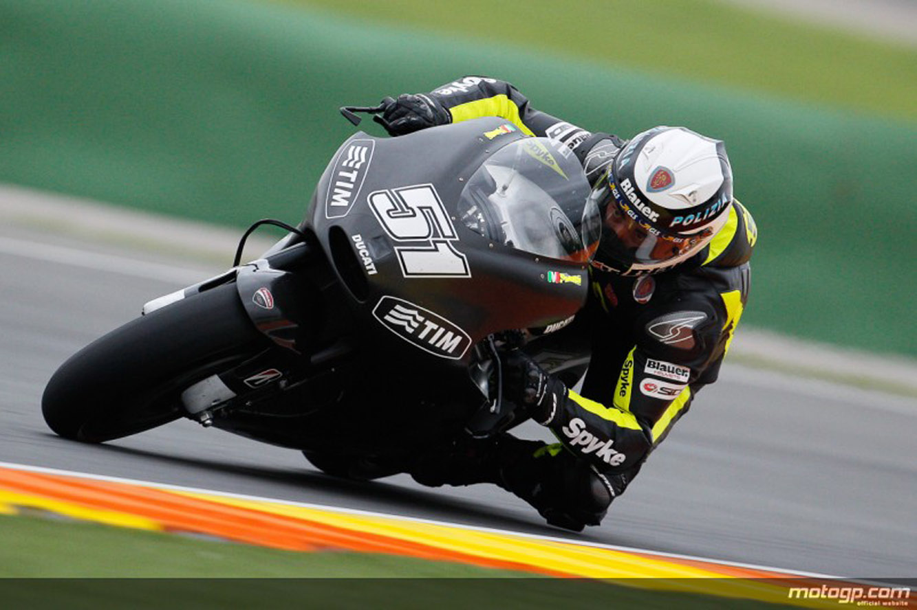 Blauer en moto gp avec michele pirro 