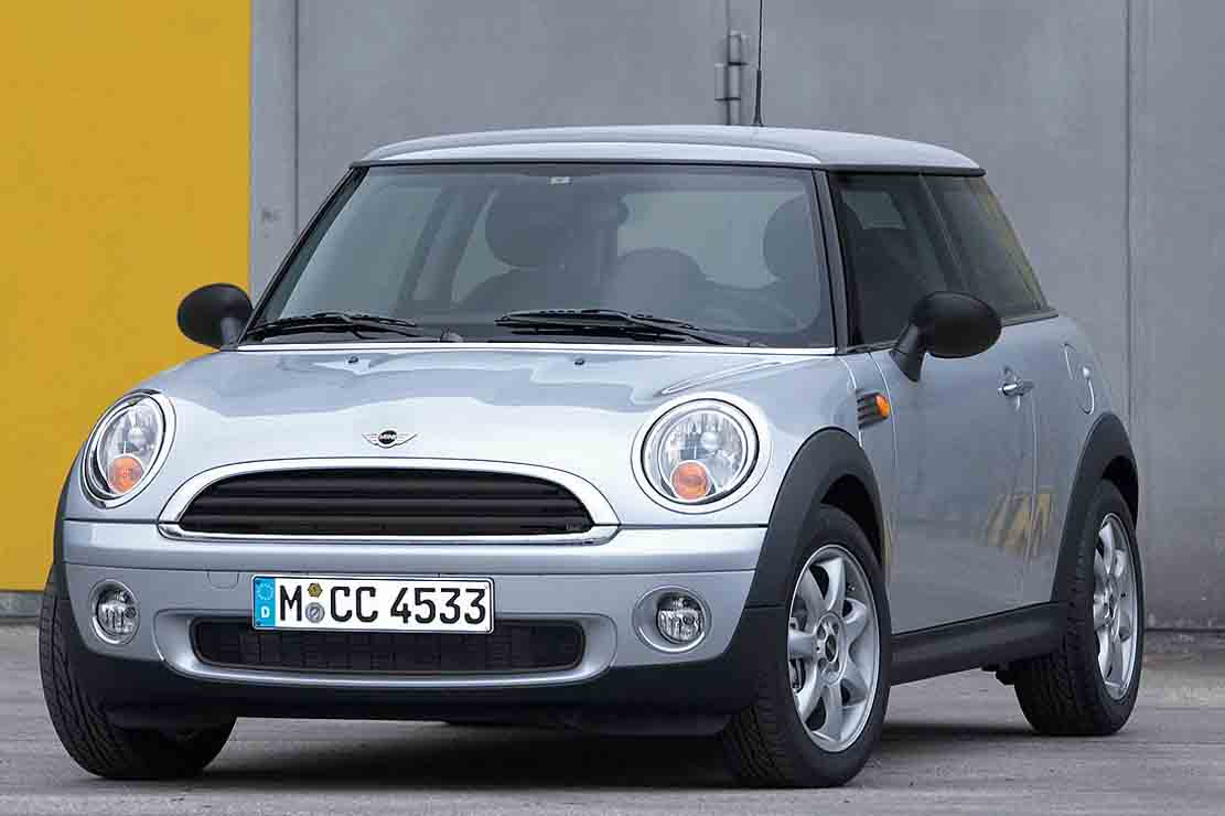 Том мини 1. Mini Cooper one 1.4. Mini one 2007. Мини Купер бежевый. Mini one d.