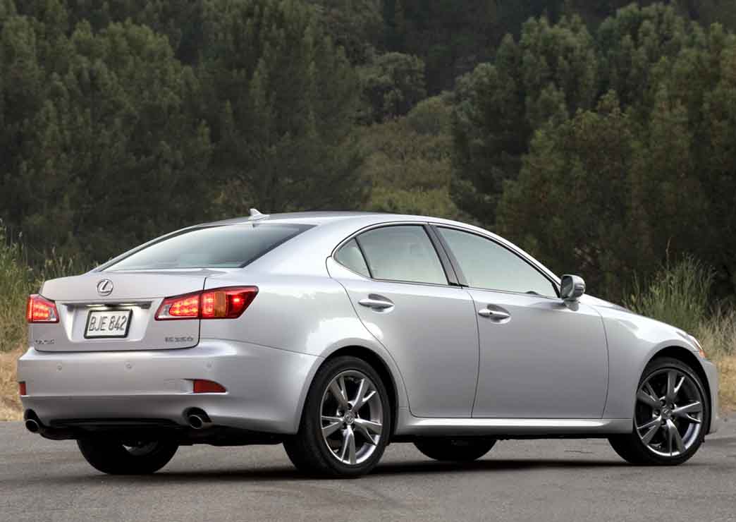 Fiche technique Lexus IS 220d 2009