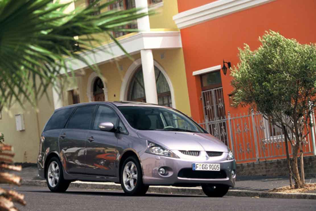 Fiche technique Mitsubishi Grandis 2.0 DID 2009