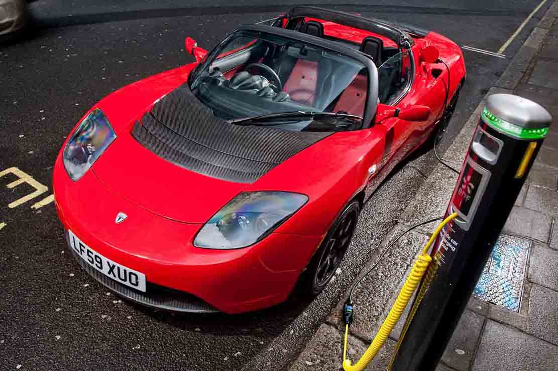 Fiche technique Tesla Roadster Electrique 2010