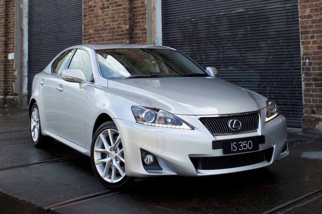 Fiche technique Lexus IS 220d 2012