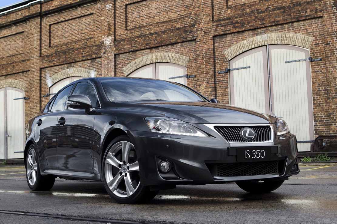 Fiche technique Lexus IS 220d 2012