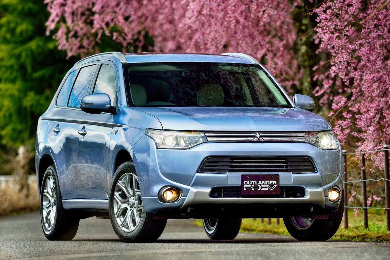 Fiche technique Mitsubishi Outlander PHEV 2015