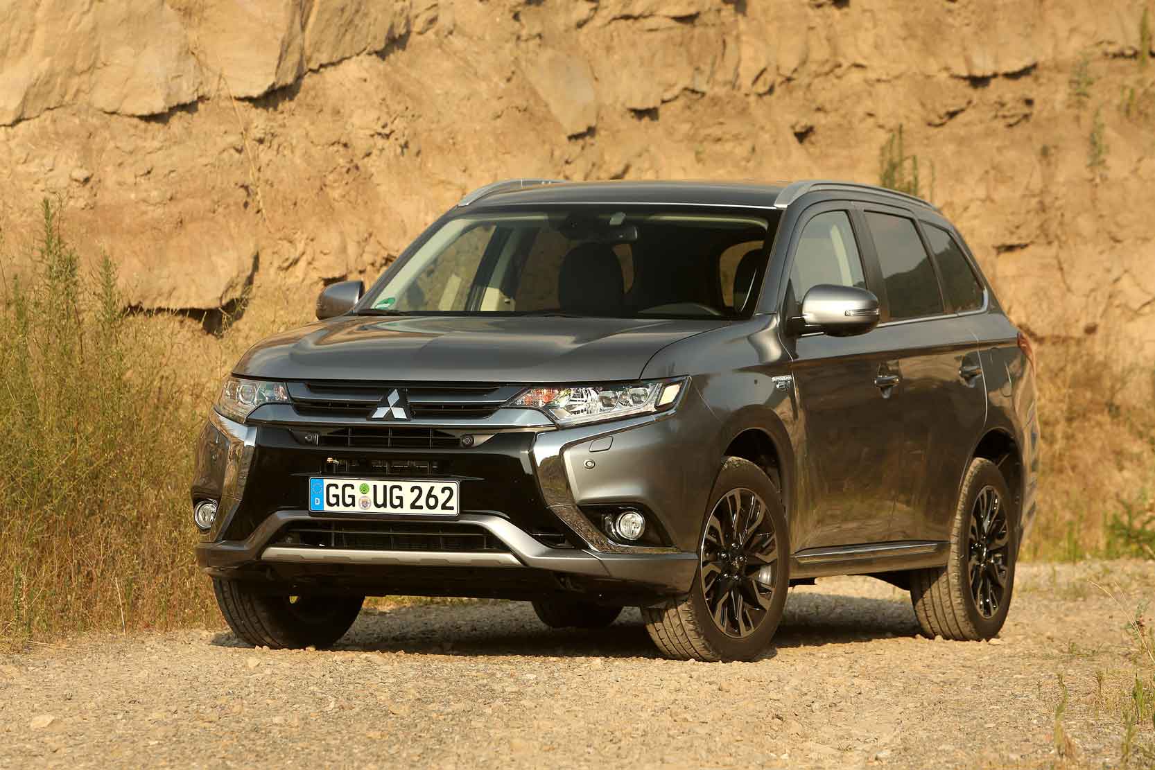 Fiche technique Mitsubishi Outlander 2.2 DID 2WD 2016