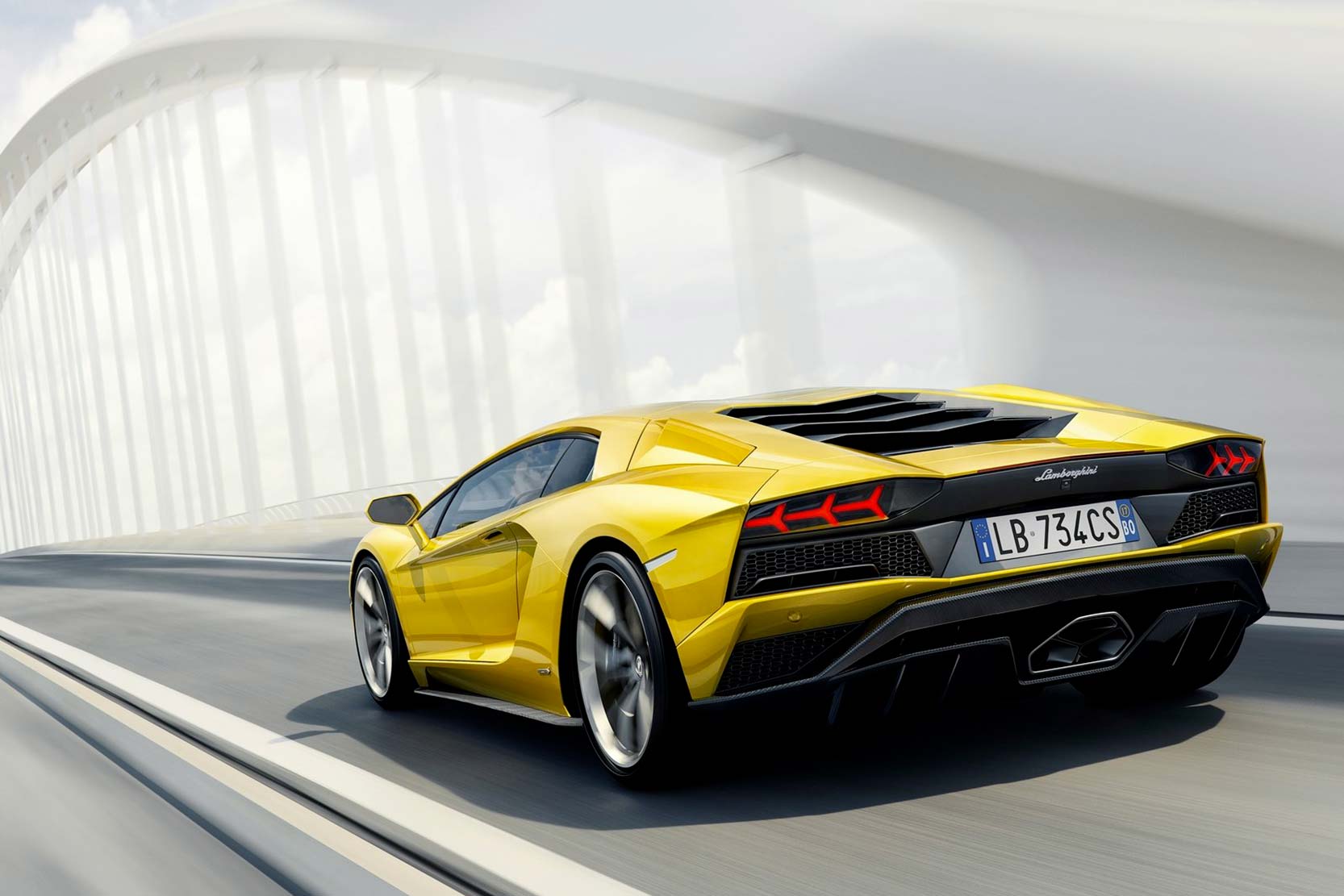 Fiche technique Aventador S 2017