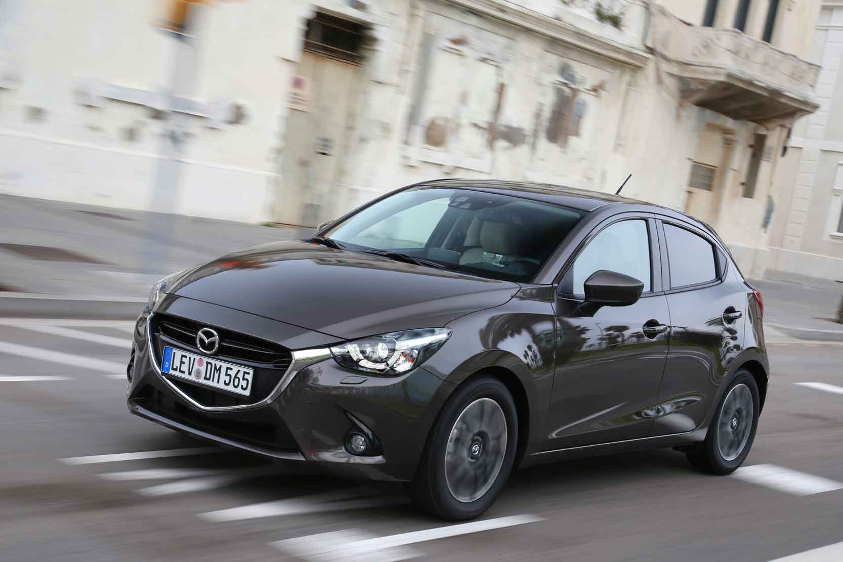 Fiche technique Mazda 2 SKYACTIV G 75 2017