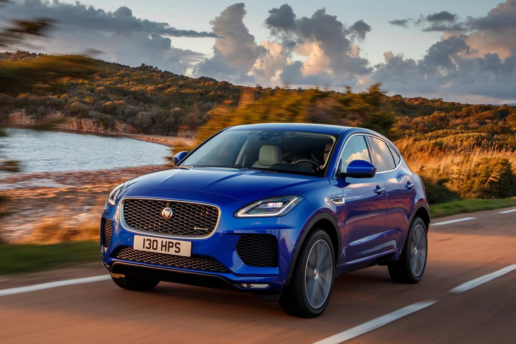 Fiche technique Jaguar  E  Pace  2 0p 300 AWD 2022