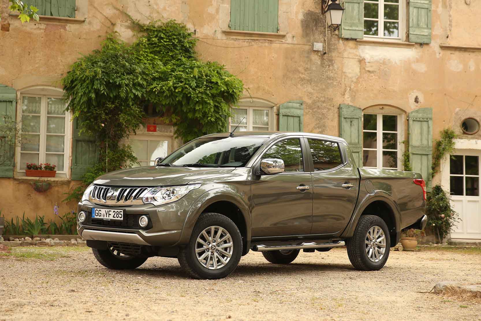 Fiche technique Mitsubishi L200 2.4 DID 154 Double Cab 2018