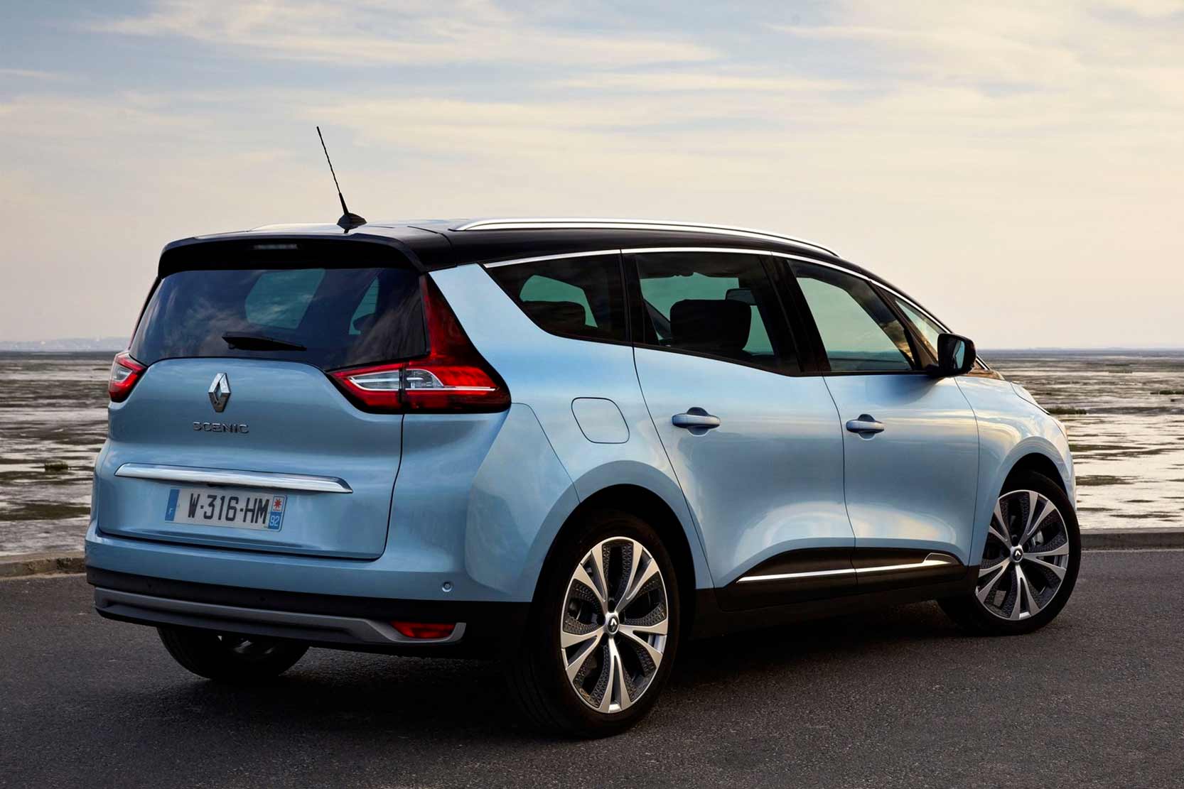 Fiche technique Renault Grand Scenic 1.7 BluedCi 150 2019