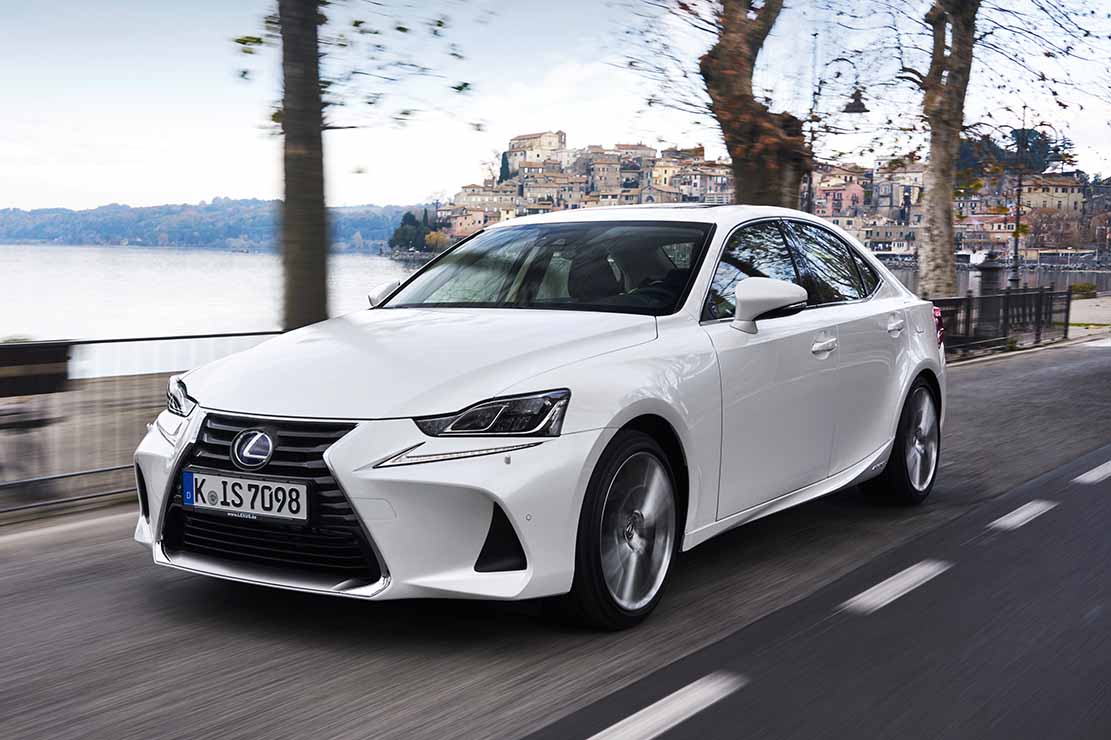 Fiche technique Lexus IS 300h 2020