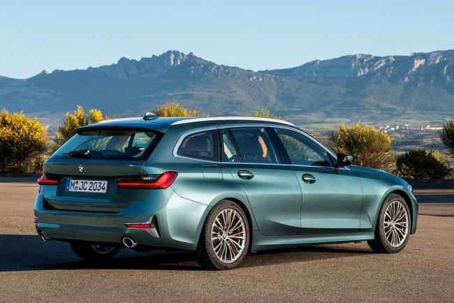 Бмв 320i 2022